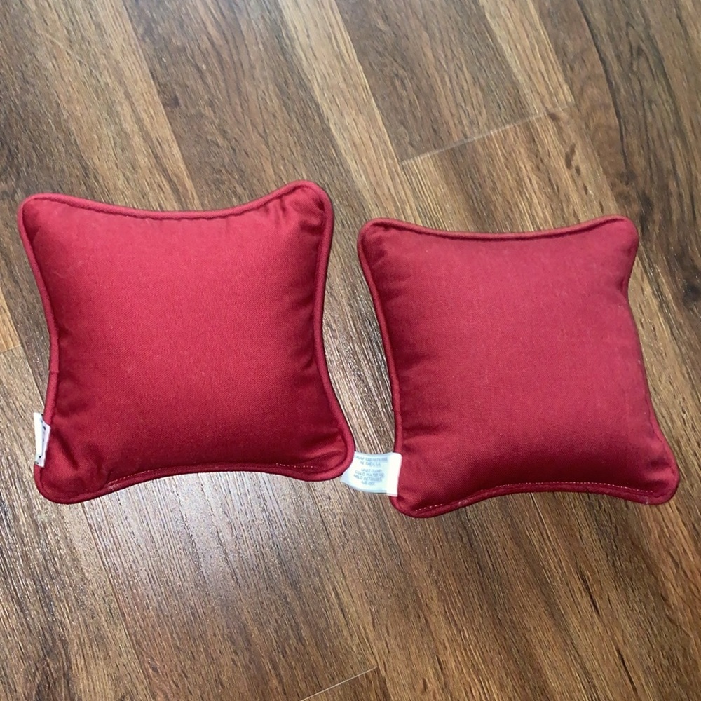 Riverdale Decorative small pillows - Picture 6 of 6